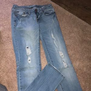 Distressed skinny jeans